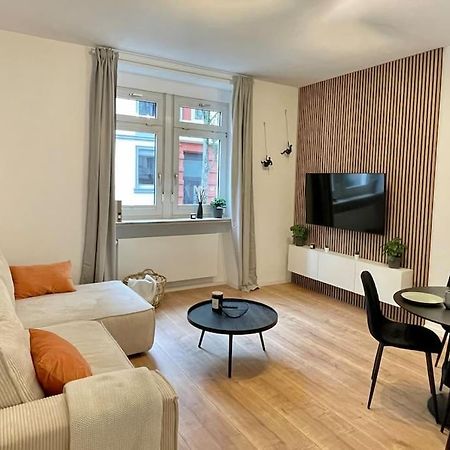 Stylisches Apartment In Zentraler Lage Mit Balkon Karlsruhe Bagian luar foto