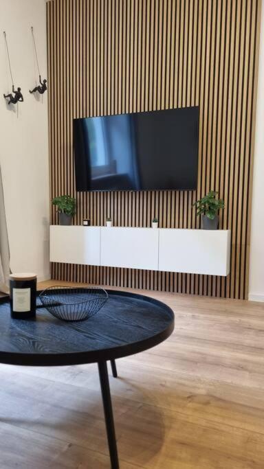 Stylisches Apartment In Zentraler Lage Mit Balkon Karlsruhe Bagian luar foto