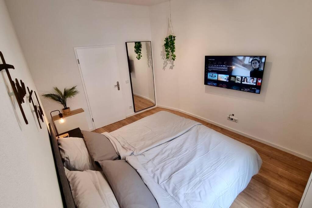Stylisches Apartment In Zentraler Lage Mit Balkon Karlsruhe Bagian luar foto